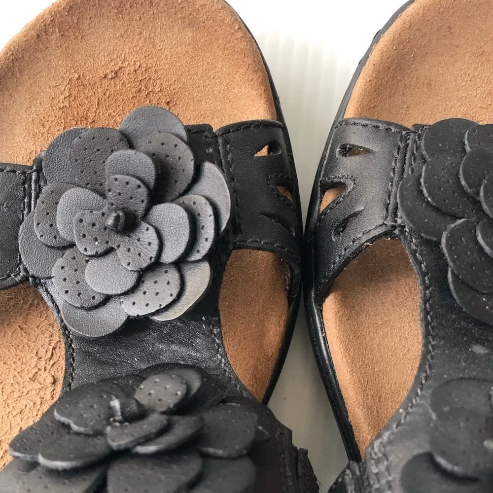 Clarks Women’s Leisa Claytin Black Floral Leather Slingback Sandals size 9.5
